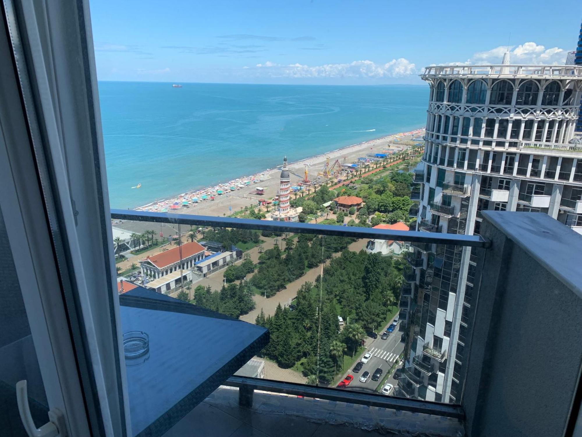 Orbi Sea Towers Batumi Resort Exteriör bild